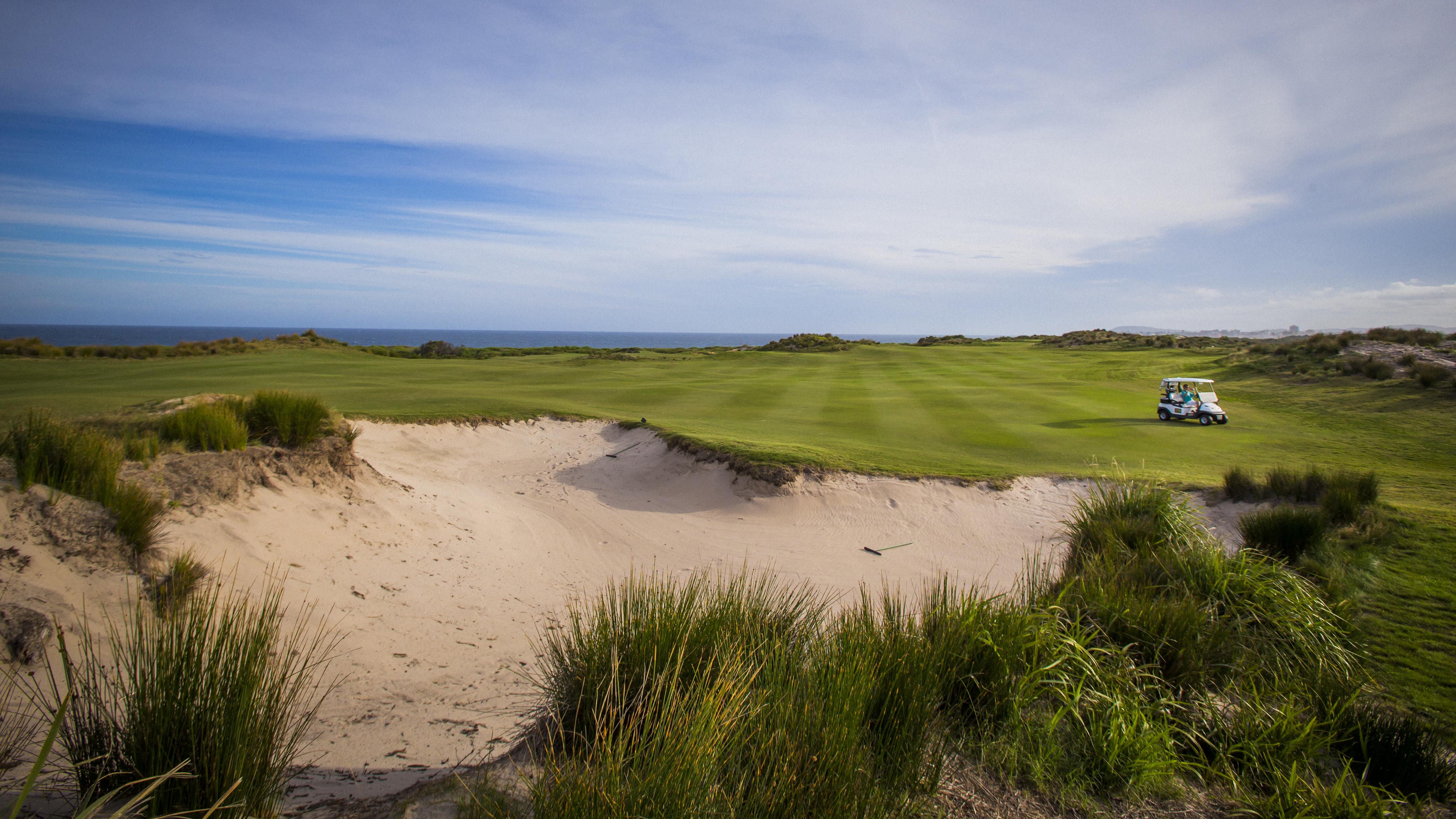 Pullman Magenta Shores Resort Entrance Exteriér fotografie The 18th hole at the Old Head Golf Links