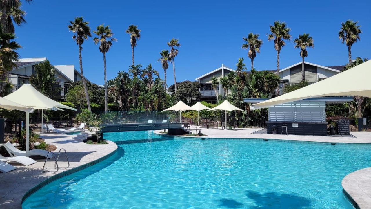 Pullman Magenta Shores Resort Entrance Exteriér fotografie The pool at Peppers Beach Club