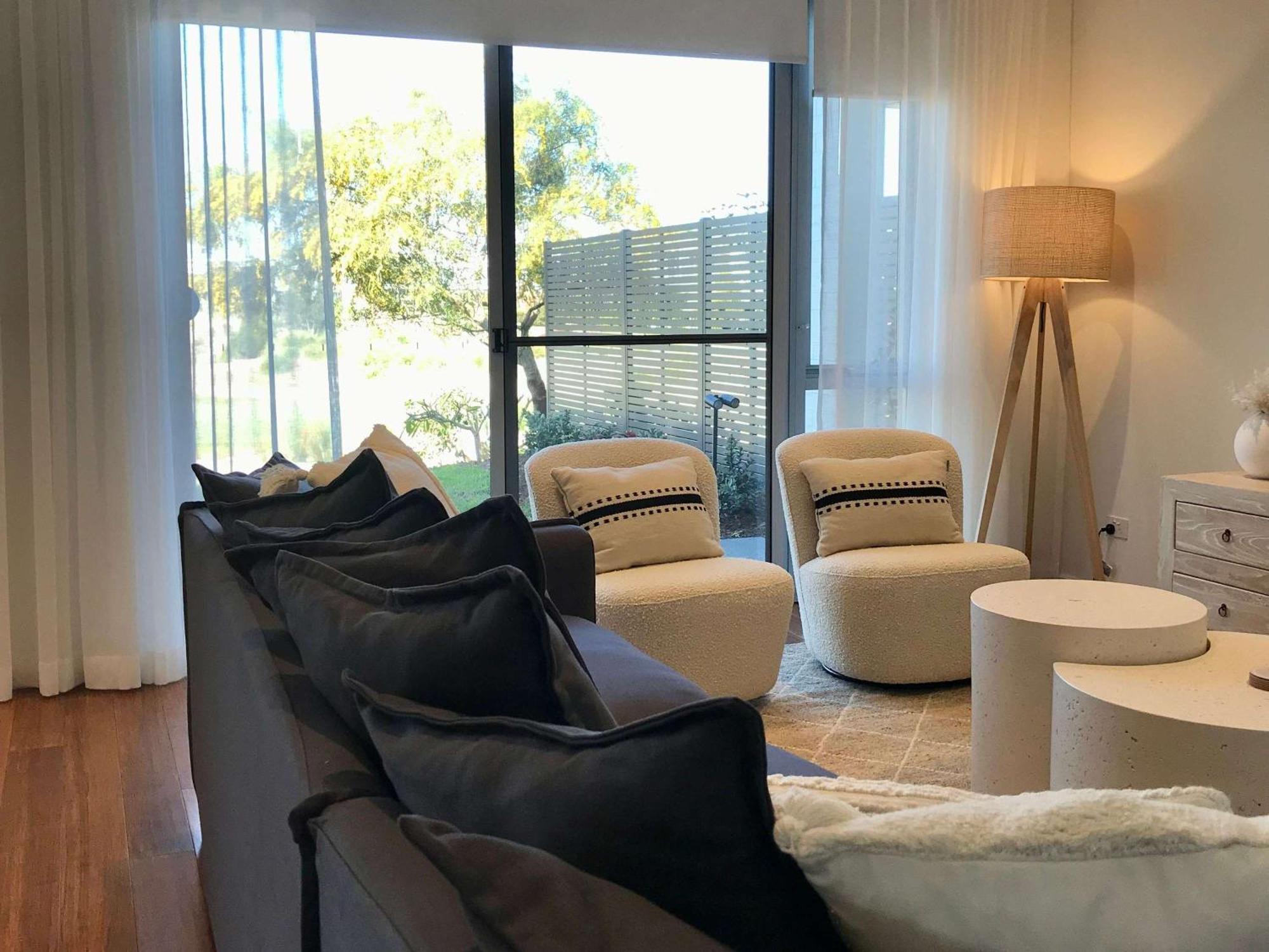 Pullman Magenta Shores Resort Entrance Exteriér fotografie A living room in a typical apartment at the complex
