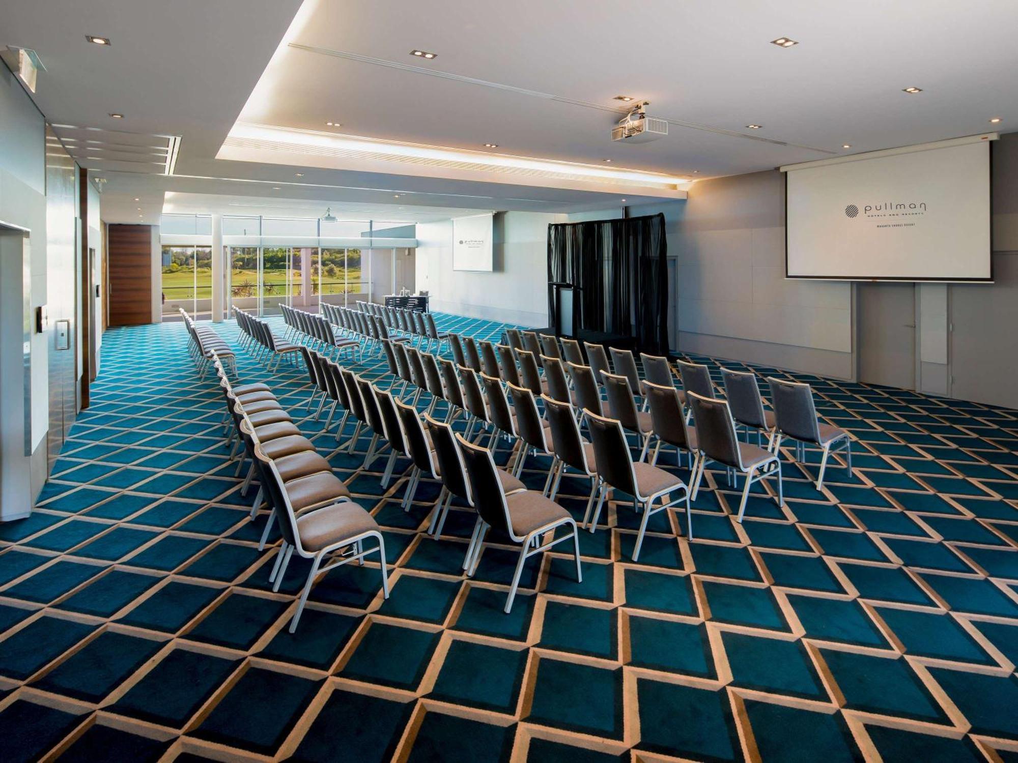 Pullman Magenta Shores Resort Entrance Exteriér fotografie The Auditorium